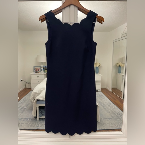 Like New Gorgeous Navy J. crew Scalloped Dress - Size 2 - Picture 7 of 10